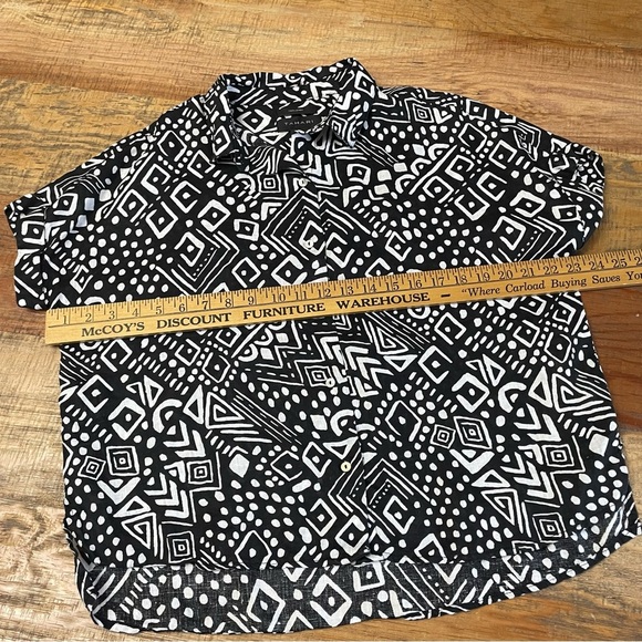 Tahari Women Linen Tunic Top Size Medium Black Art To Wear Button Travel Capsule - Picture 3 of 7